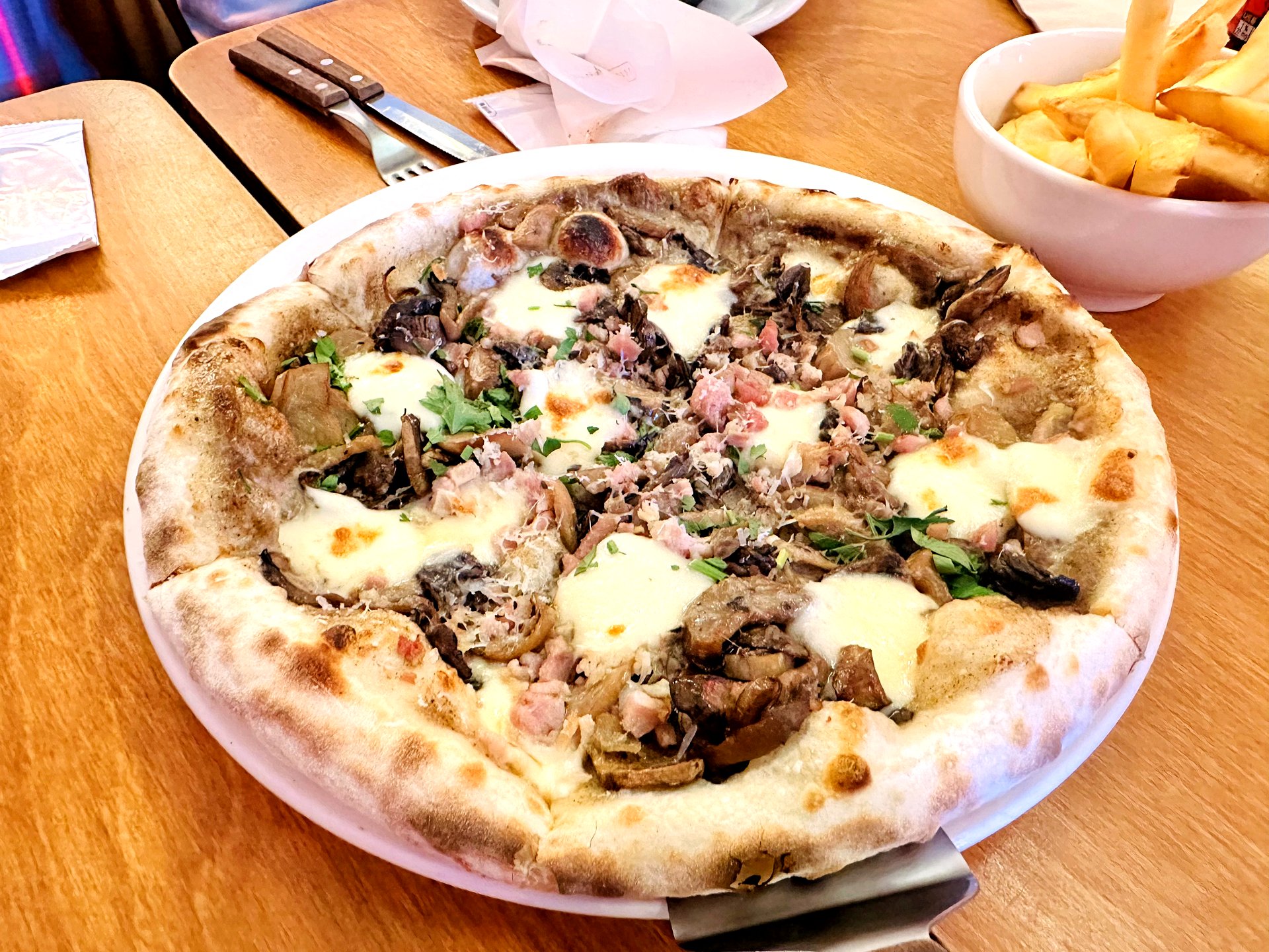 Mushroom pizza Neapolitan style