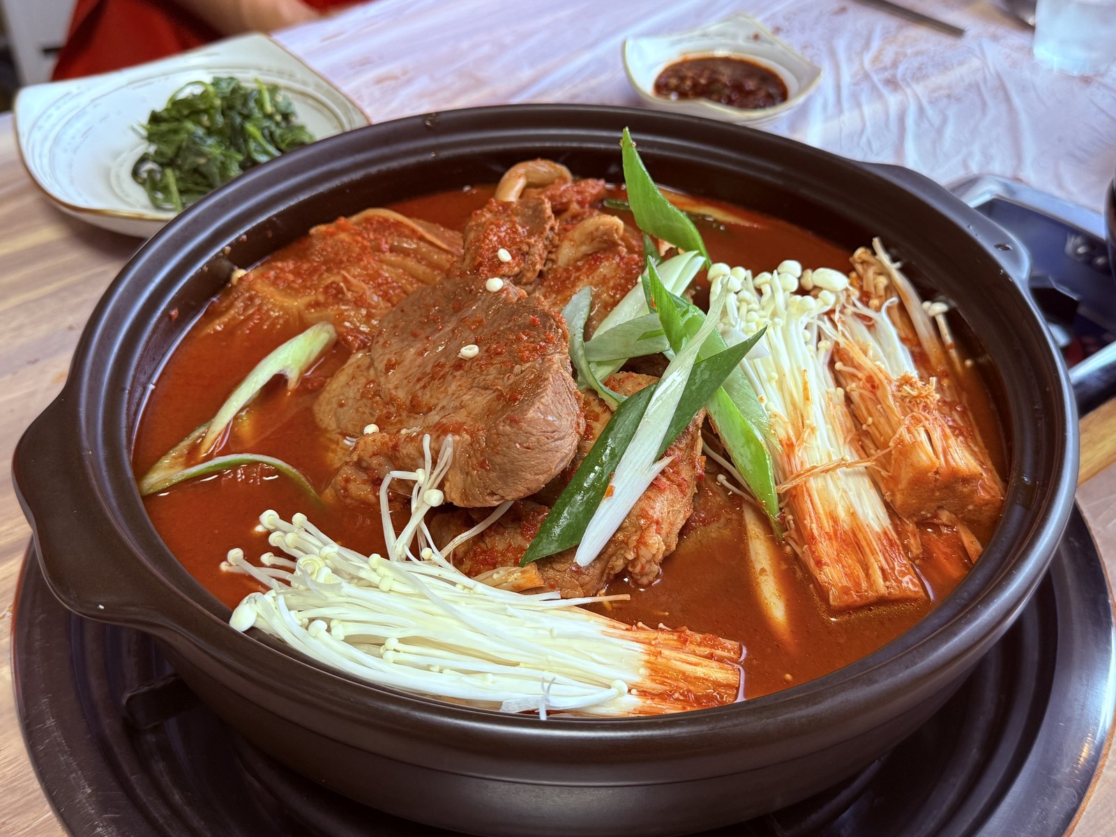 Eondeokwie Jangdokdae: Kimchi-Jjim near Welli Hilli, Hoengseong